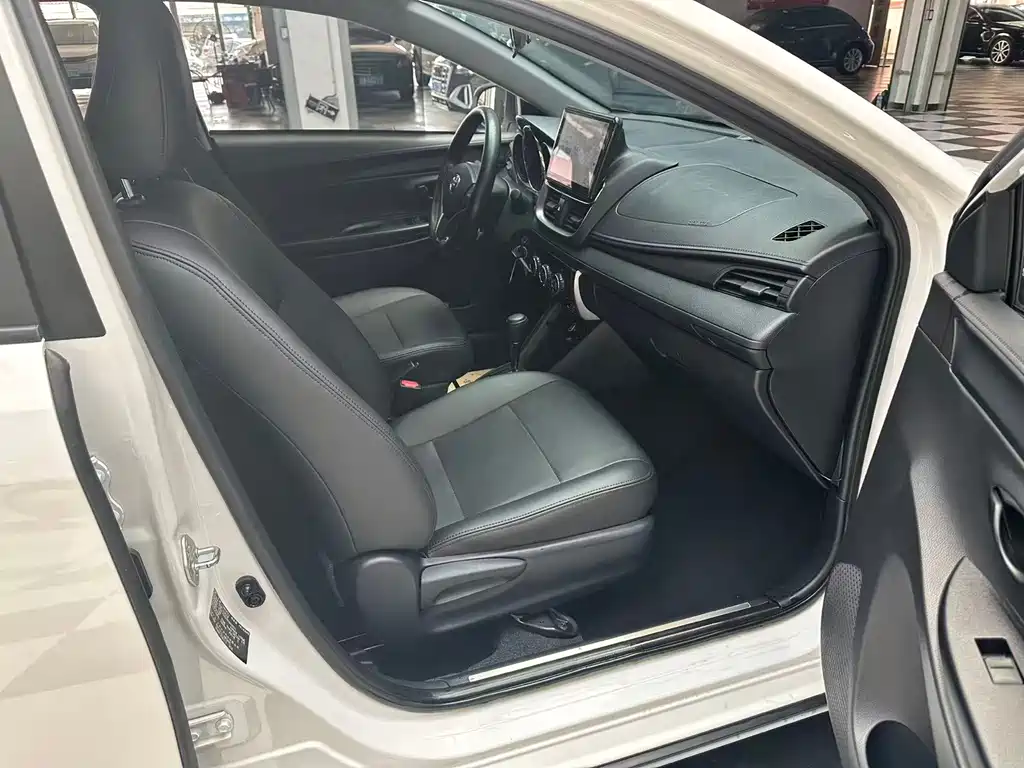Toyota Yaris L — миниатюра 20