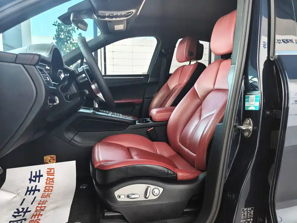 Porsche Macan — миниатюра 6