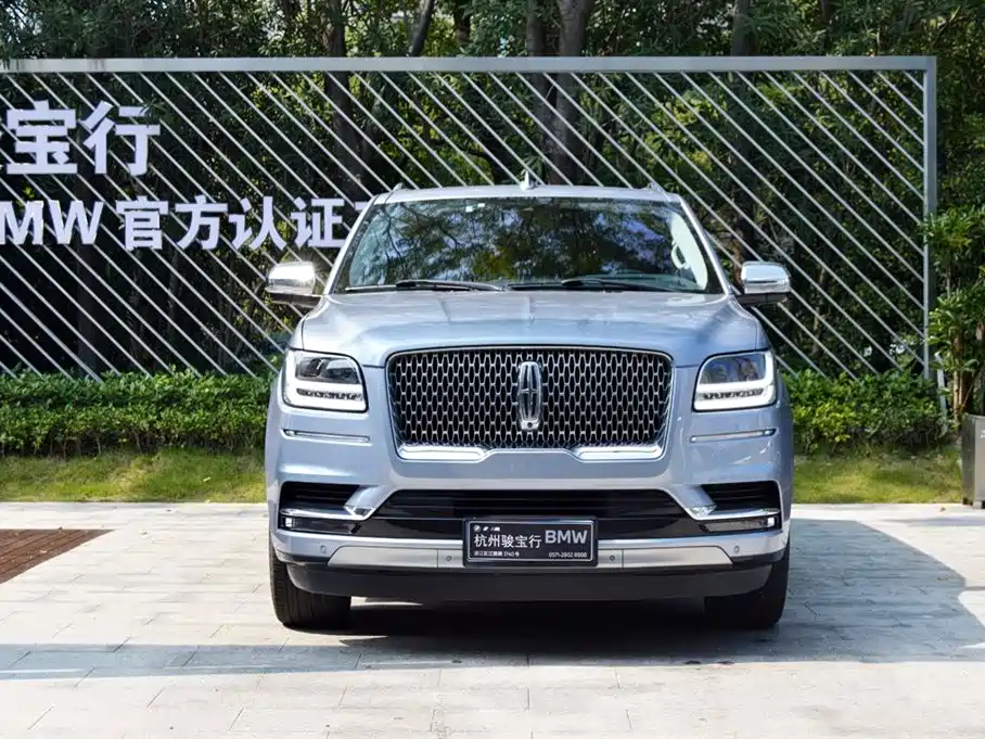 Lincoln Navigator — миниатюра 2