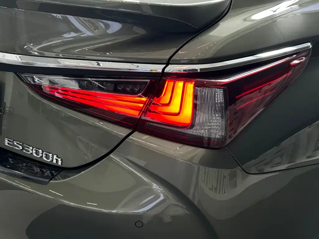 Lexus ES — миниатюра 22