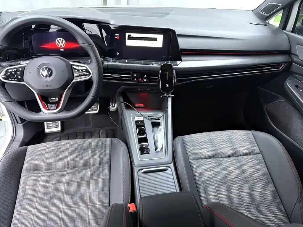 Volkswagen Golf GTI — миниатюра 6