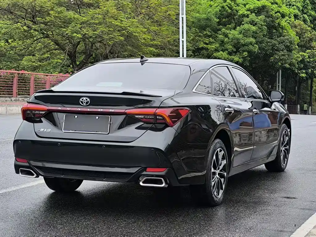 Toyota Avalon — миниатюра 6