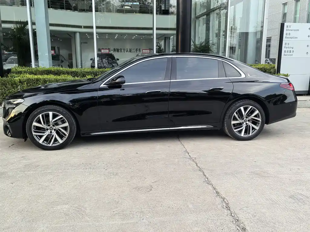 Mercedes-Benz E-Class — миниатюра 4