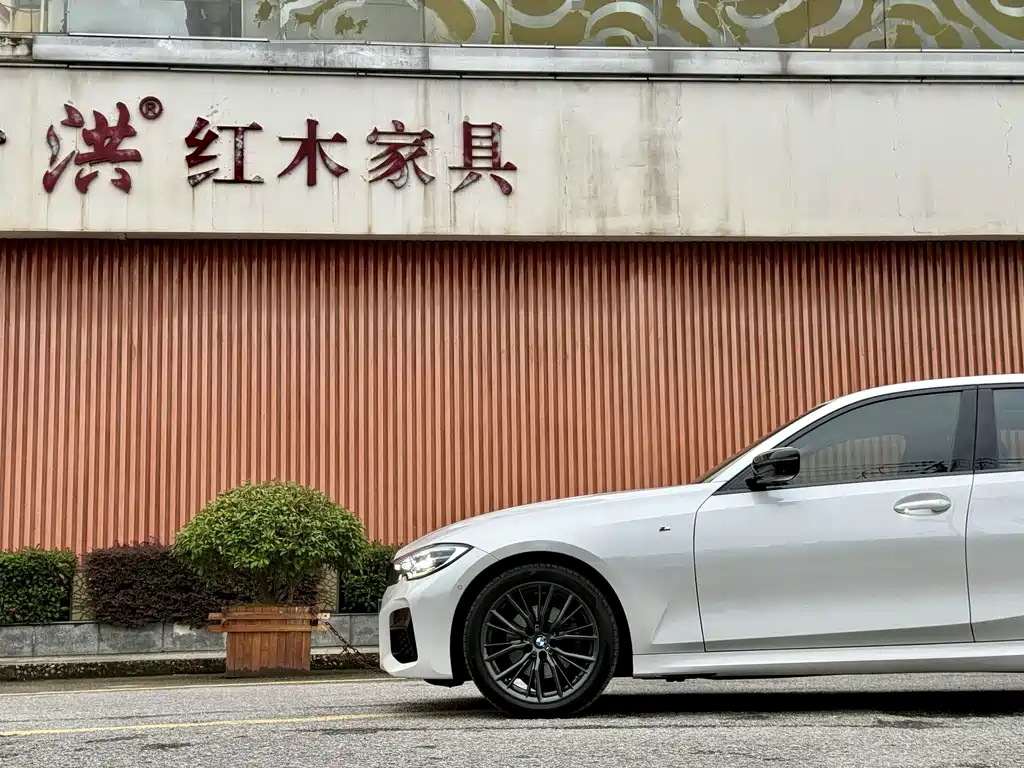 BMW 3 Series — миниатюра 3