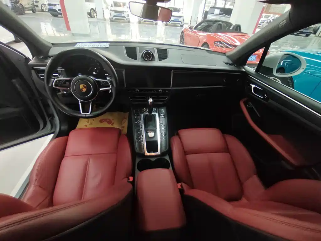 Porsche Macan — миниатюра 11