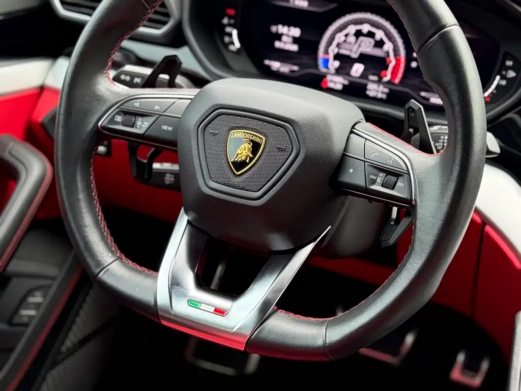 Lamborghini Urus — миниатюра 9