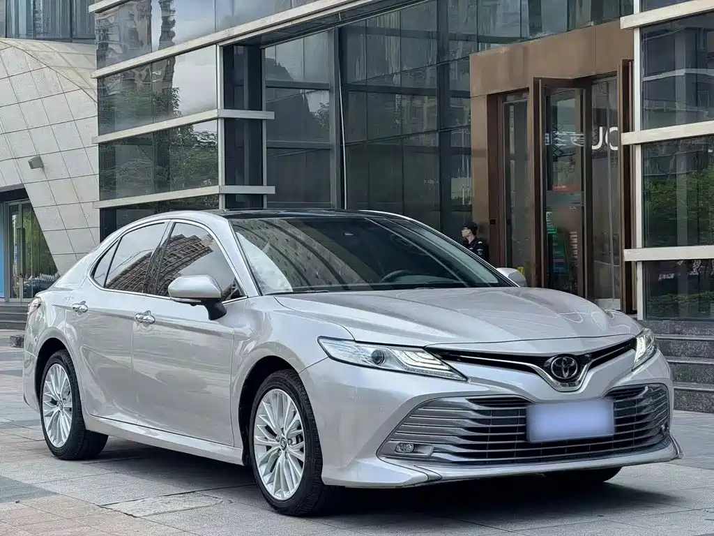 Toyota Camry — миниатюра 7