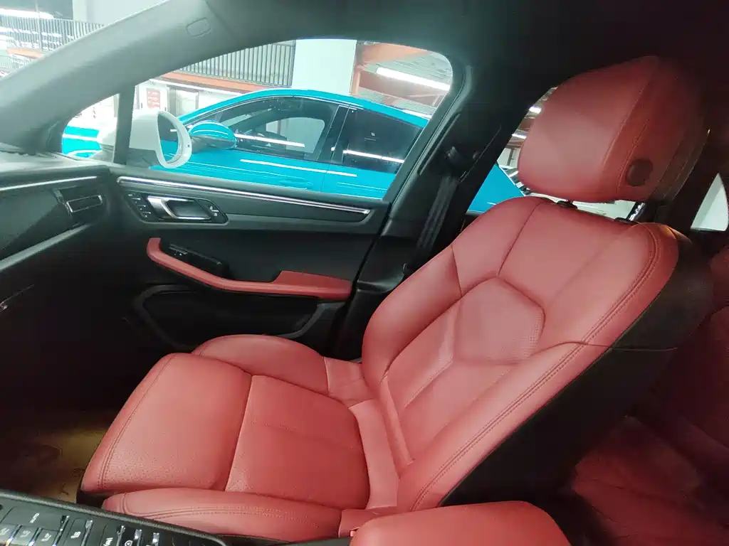Porsche Macan — миниатюра 8