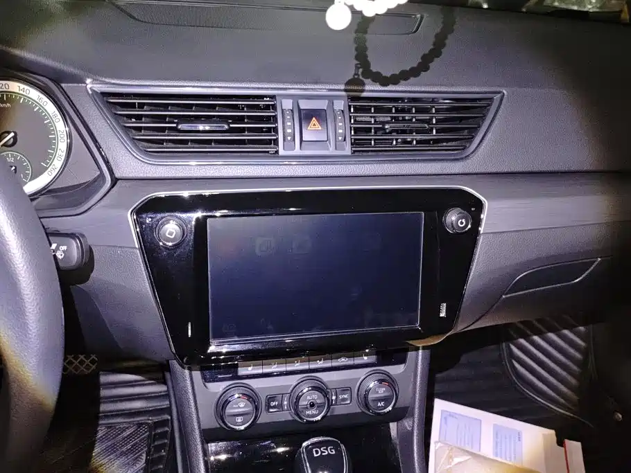 Skoda Superb — миниатюра 13