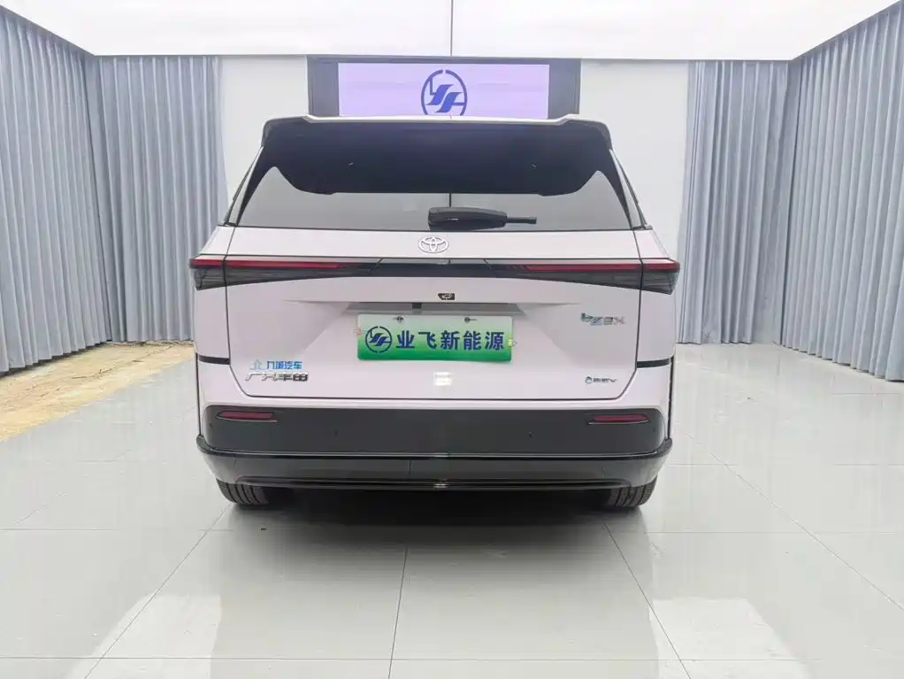 Toyota bZ3X — миниатюра 5