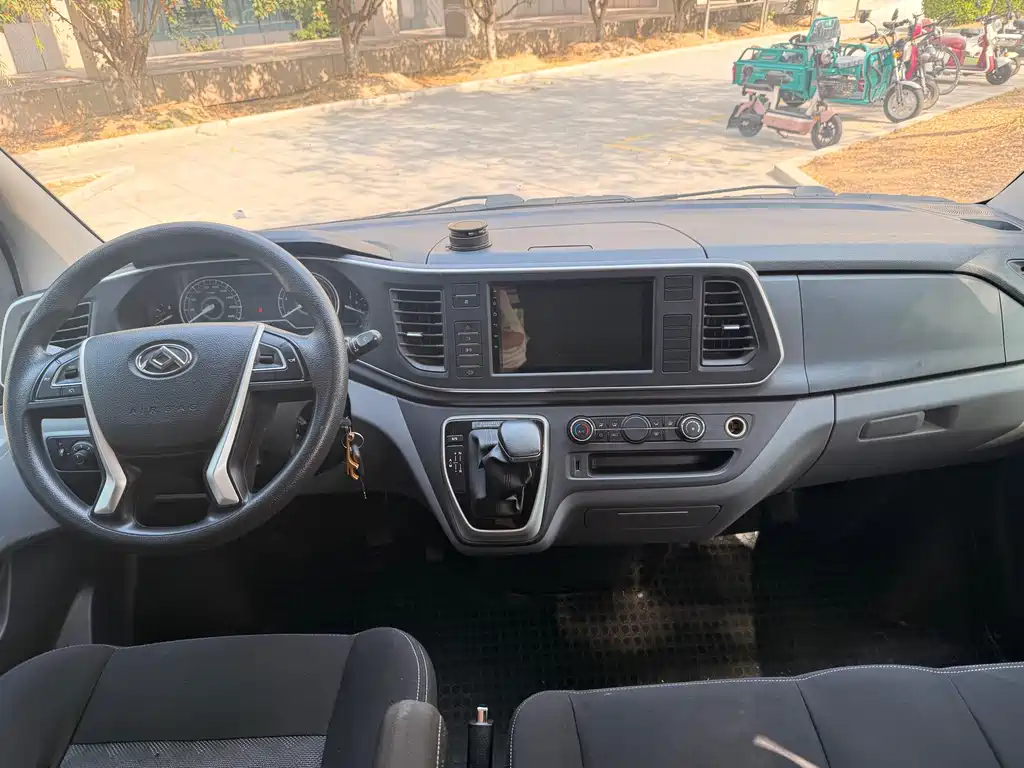MAXUS V80 — миниатюра 13