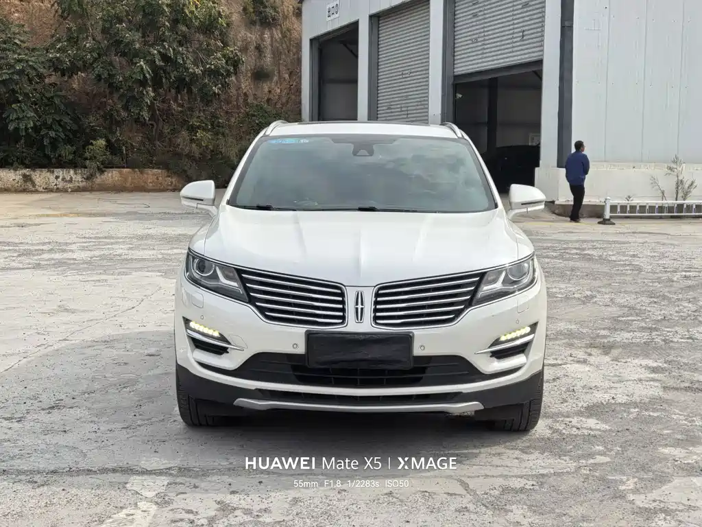 Lincoln MKC — миниатюра 2