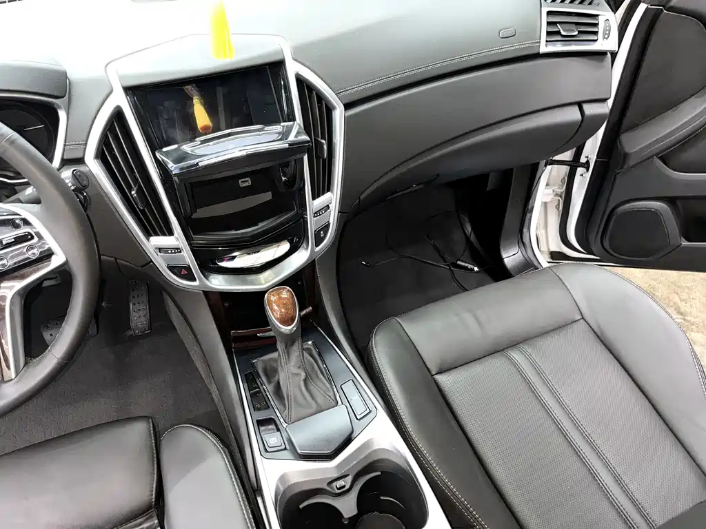 Cadillac SRX — миниатюра 11