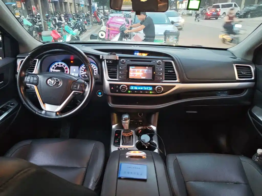 Toyota Highlander — миниатюра 10