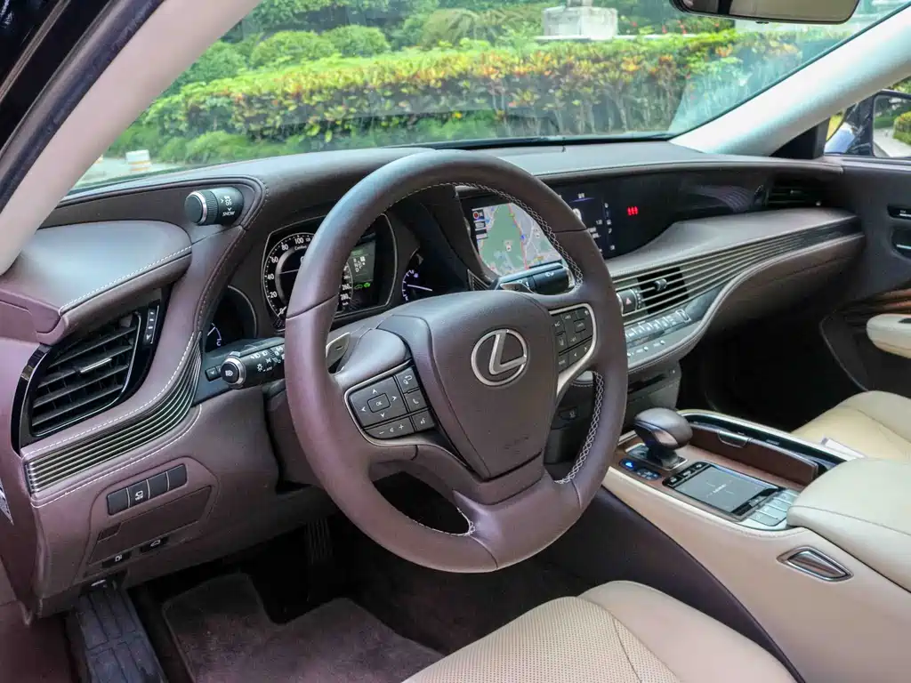 Lexus LS 2018 500h V