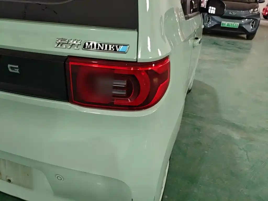 Wuling MINIEV — миниатюра 8