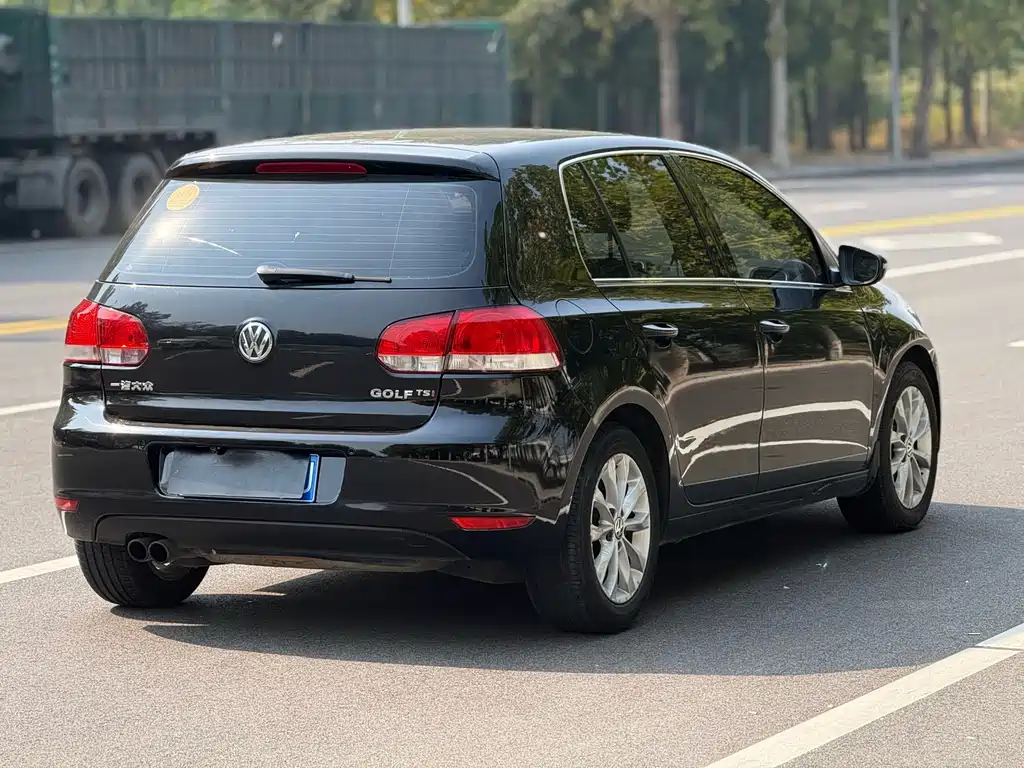 Volkswagen Golf — миниатюра 6