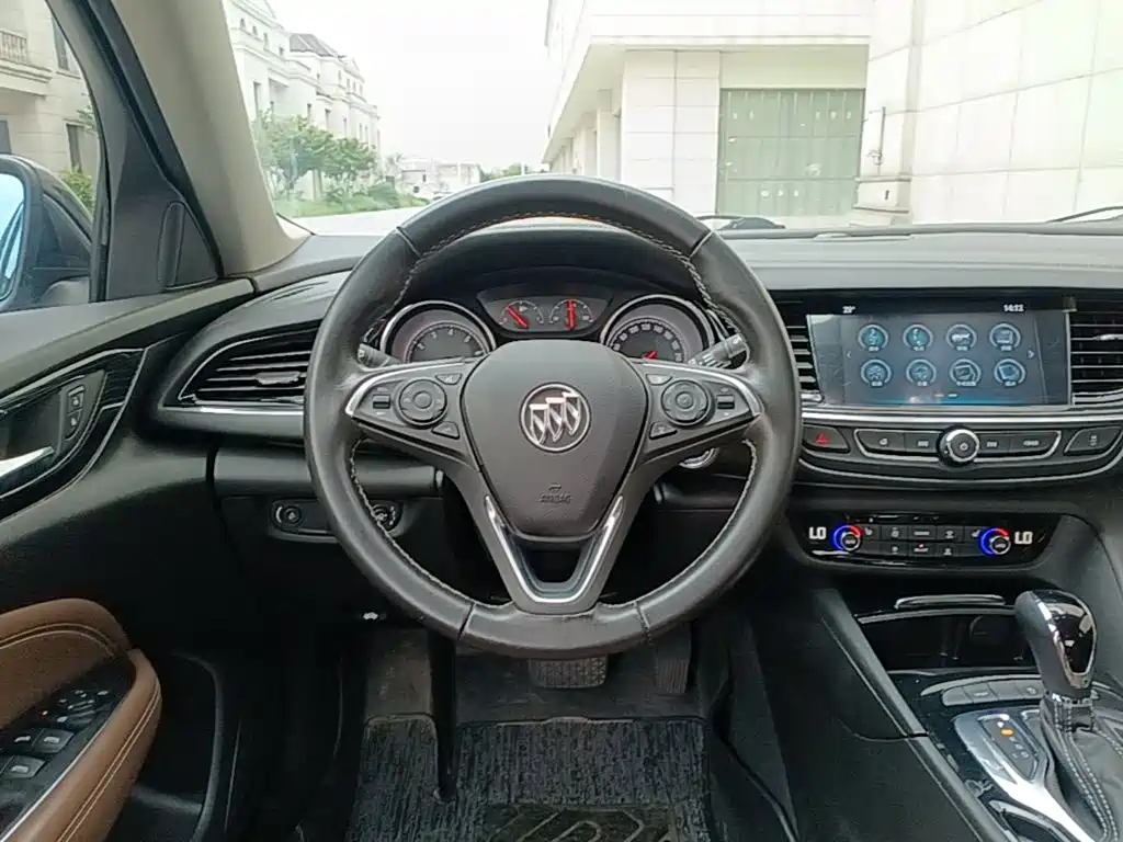Buick Regal — миниатюра 11