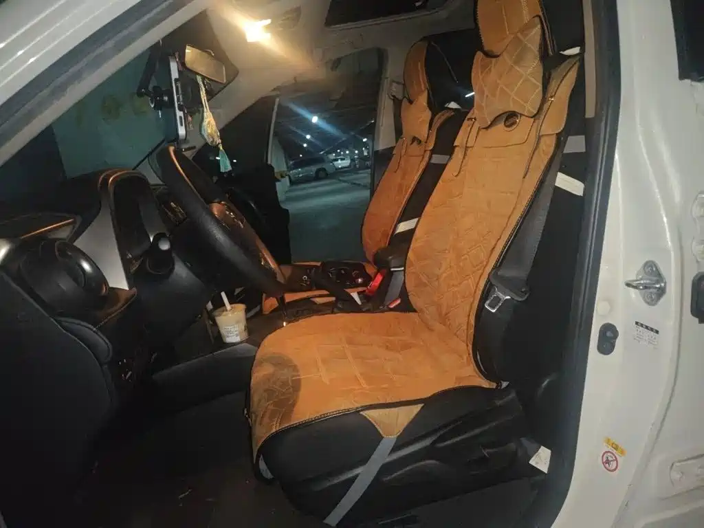 Toyota RAV4 — миниатюра 8