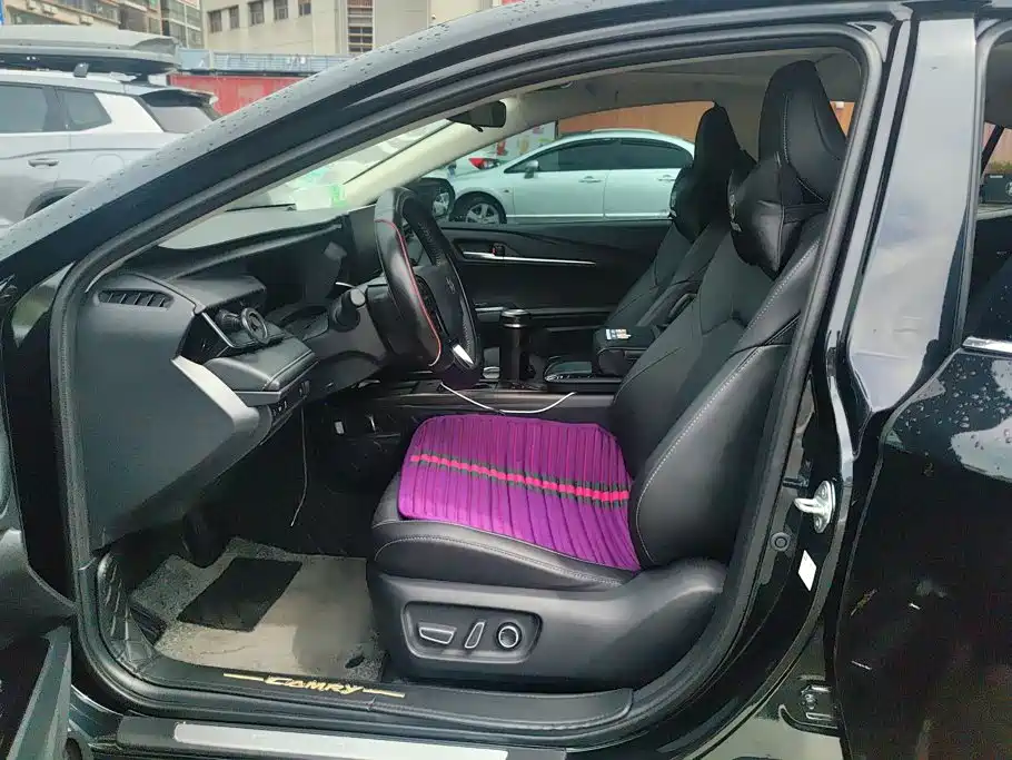 Toyota Camry — миниатюра 9