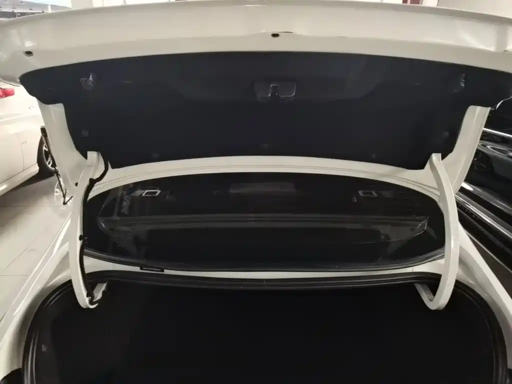Peugeot 408 — миниатюра 19