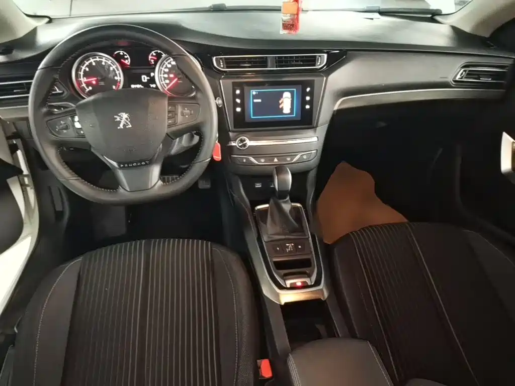 Peugeot 408 — миниатюра 10