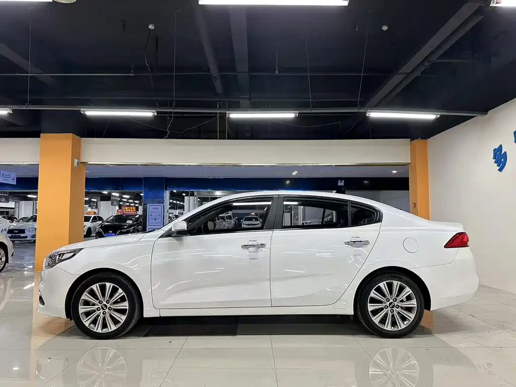 Kia K4 — миниатюра 8