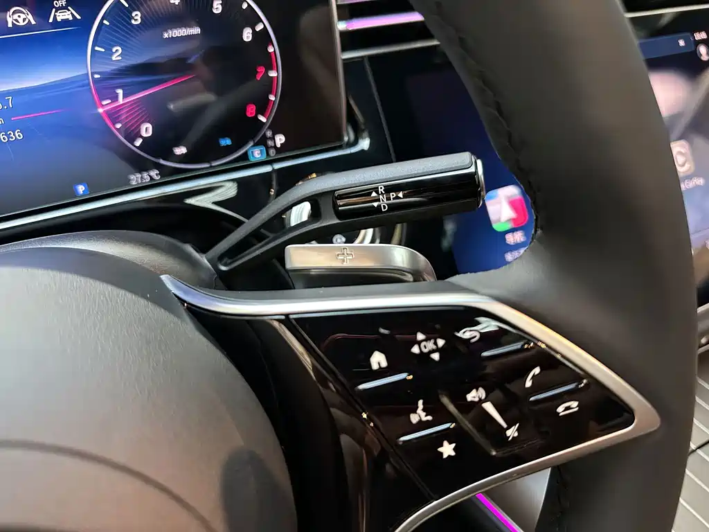 Mercedes-Benz E-Class — миниатюра 11