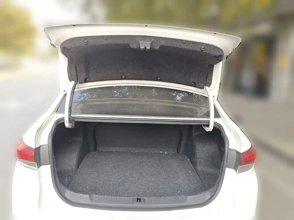 Buick Excelle — миниатюра 15