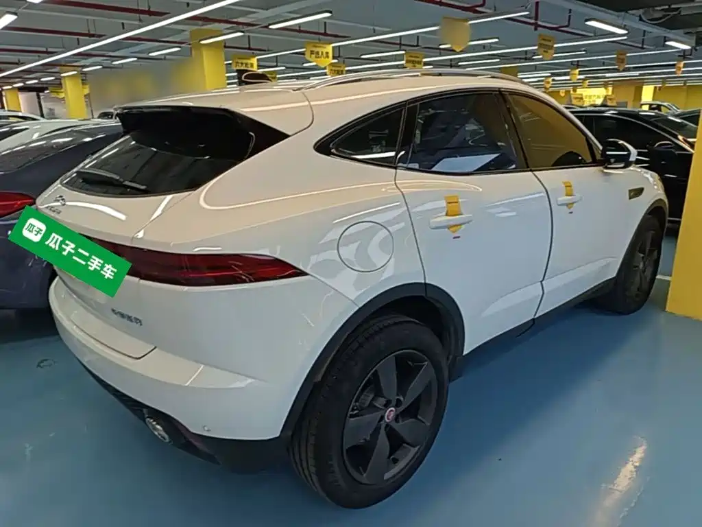 Jaguar E-PACE — миниатюра 7