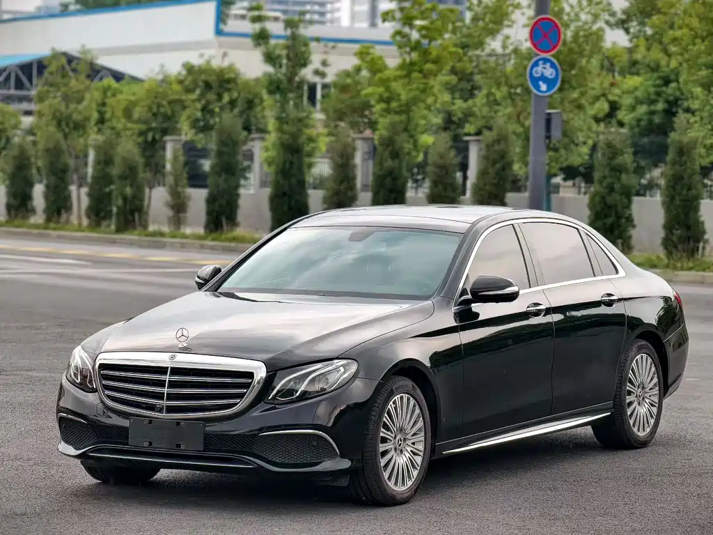 Mercedes-Benz E-Class — миниатюра 2