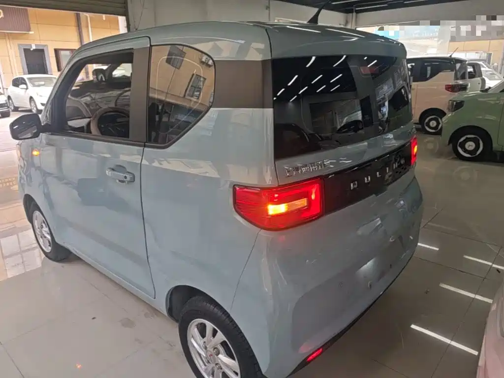 Wuling MINIEV — миниатюра 5