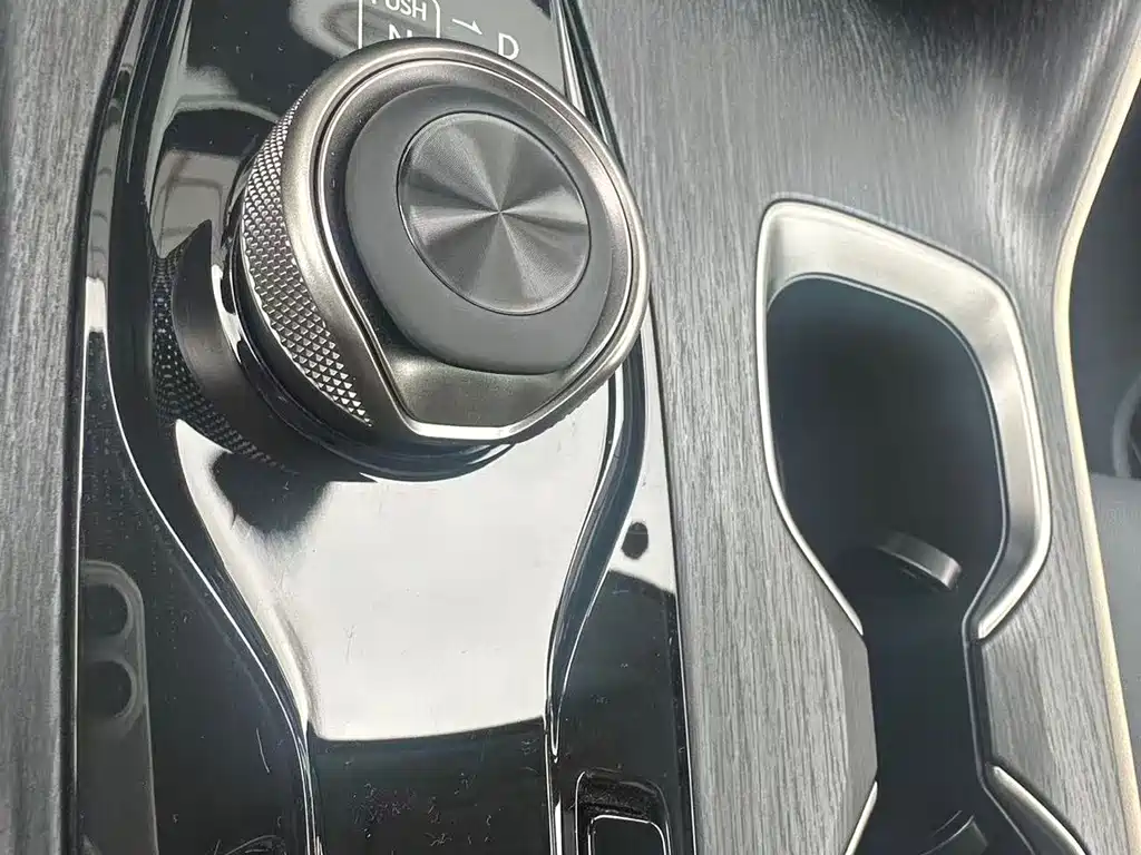Lexus RZ — миниатюра 8
