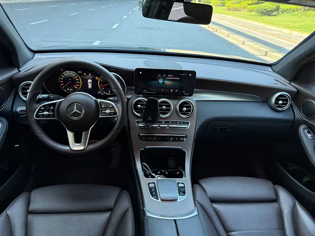 Mercedes-Benz GLC — миниатюра 10
