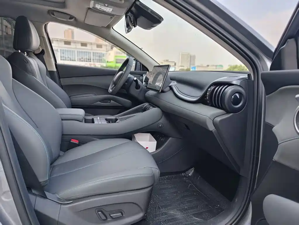 BYD Yuan Plus — миниатюра 8