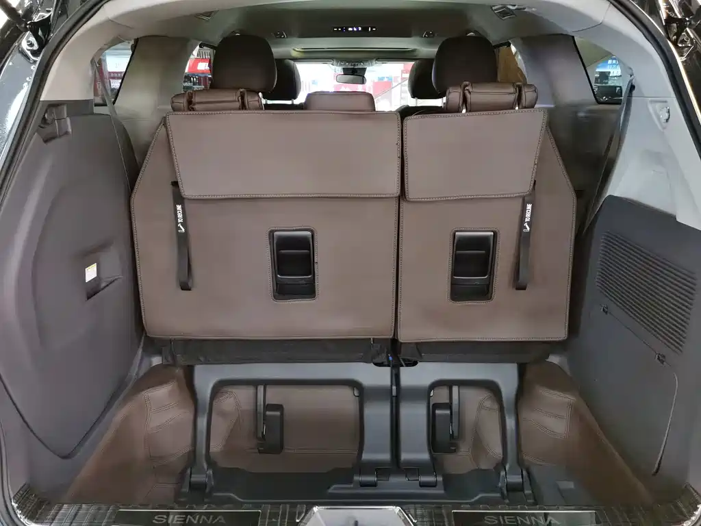 Toyota Sienna — миниатюра 16