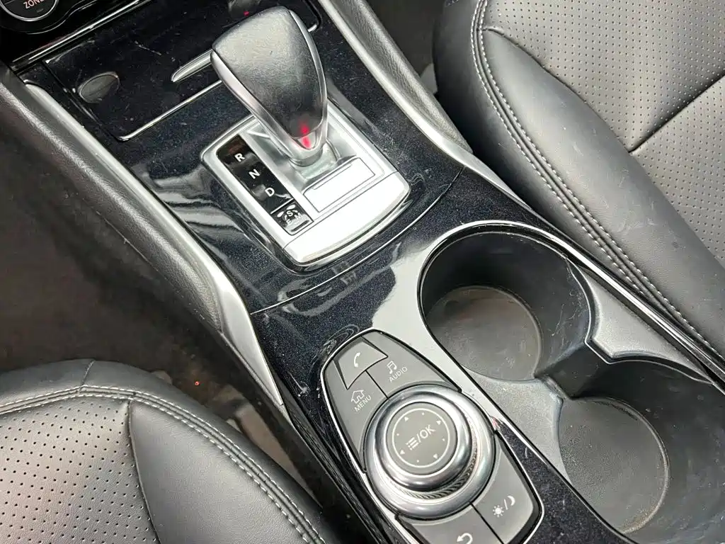 Infiniti QX30 — миниатюра 15