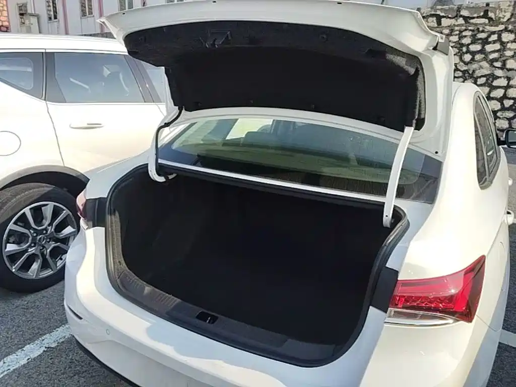 Buick Excelle — миниатюра 19