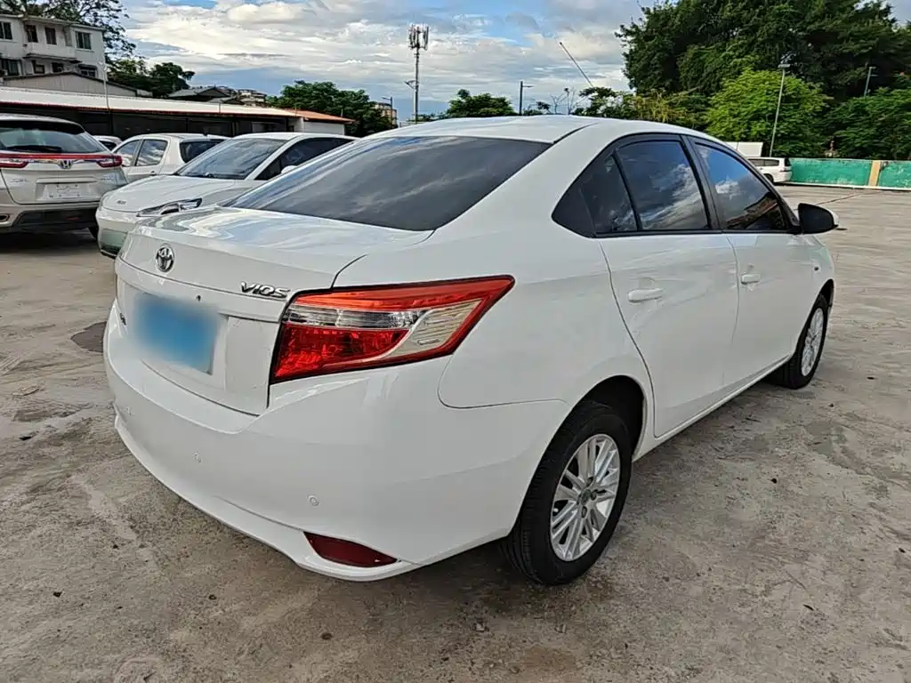 Toyota Vios — миниатюра 7