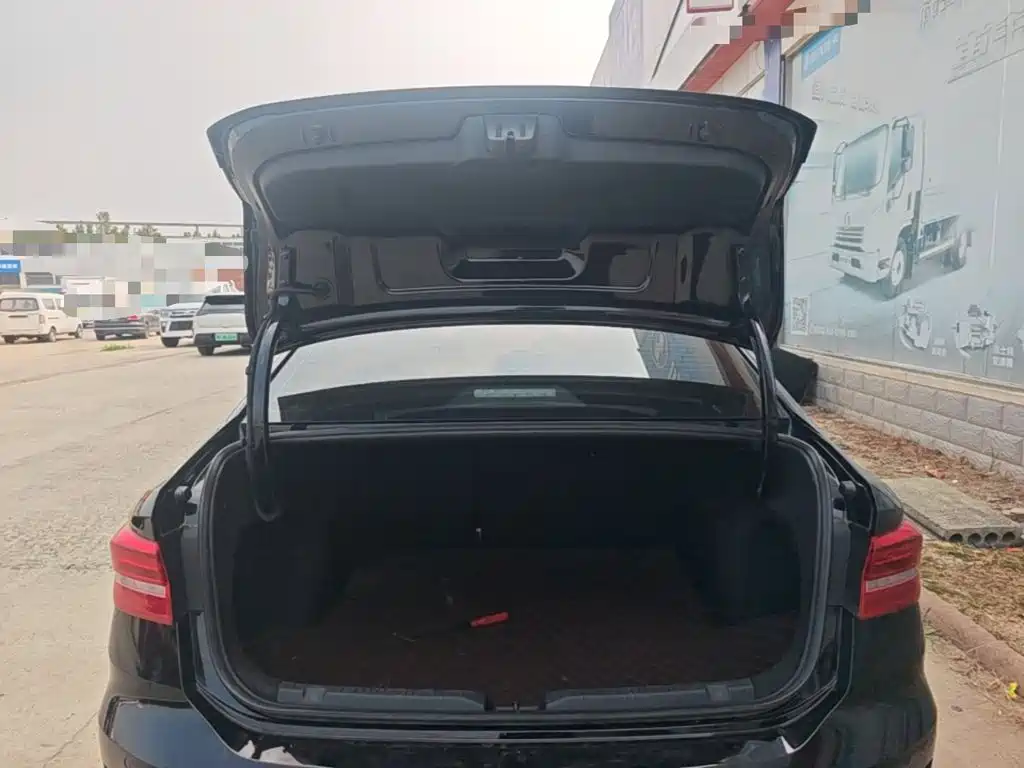Volkswagen Lavida — миниатюра 19