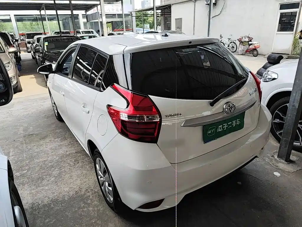 Toyota Yaris L — миниатюра 5
