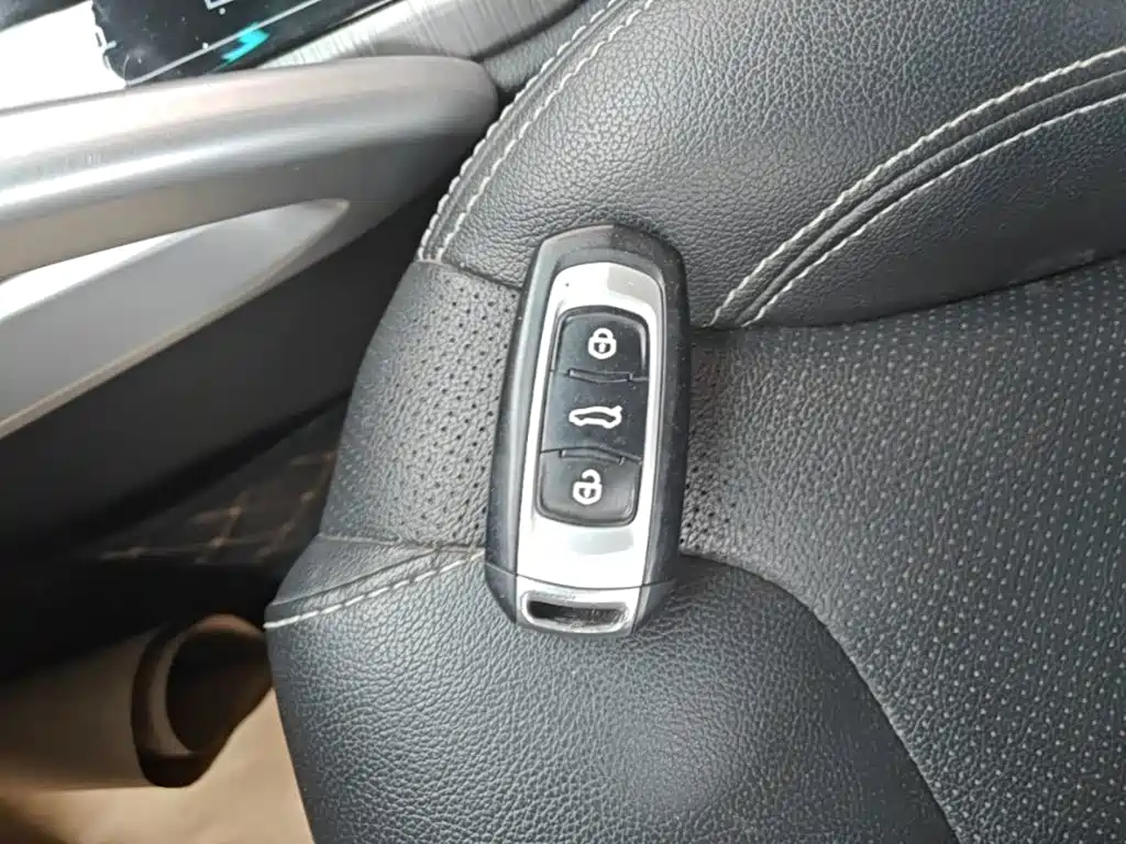 Geely Vision X3 — миниатюра 9