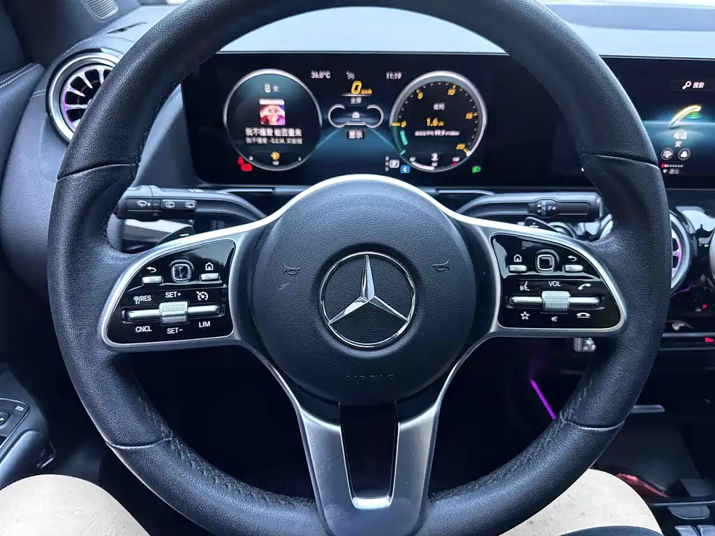 Mercedes-Benz GLA — миниатюра 11