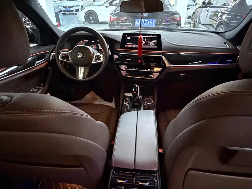 BMW 5 Series — миниатюра 5