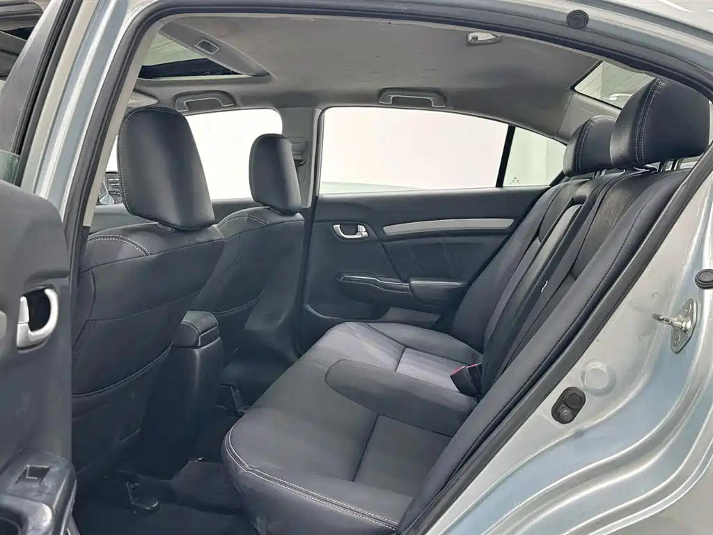 Honda Civic 2013 1.8L AT Luxury