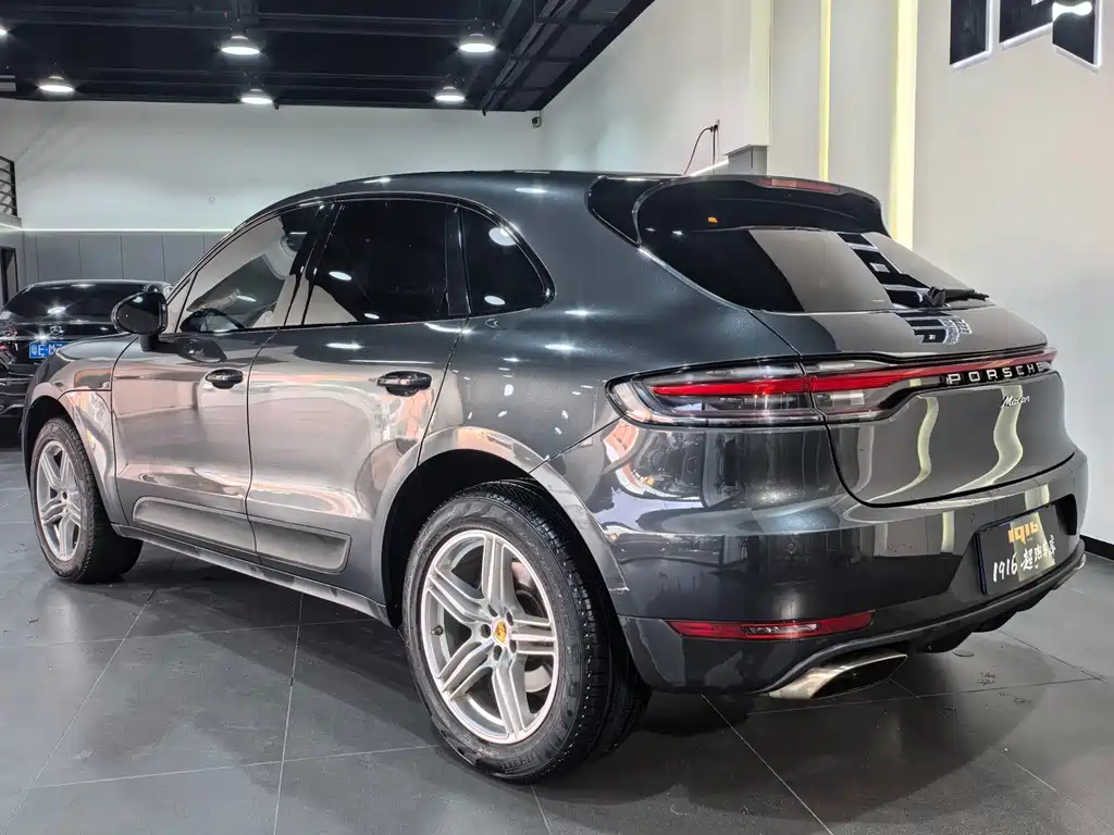Porsche Macan — миниатюра 3