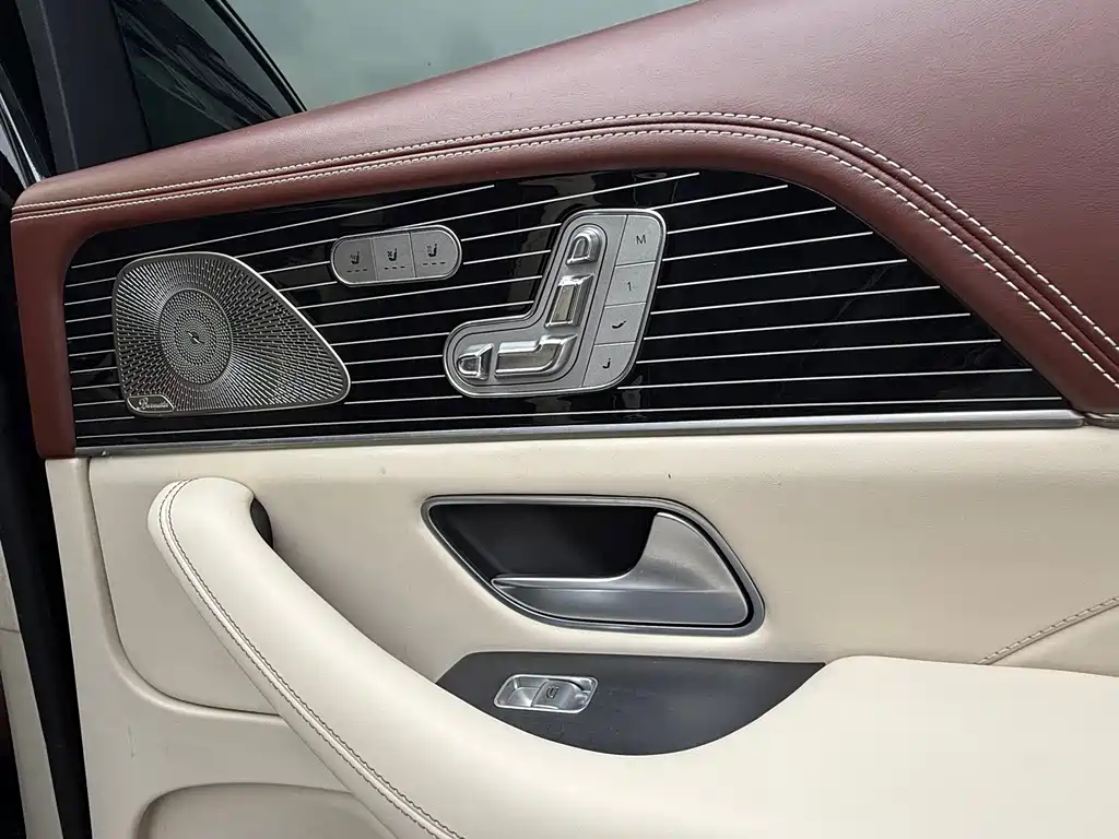 Mercedes-Benz GLS — миниатюра 15