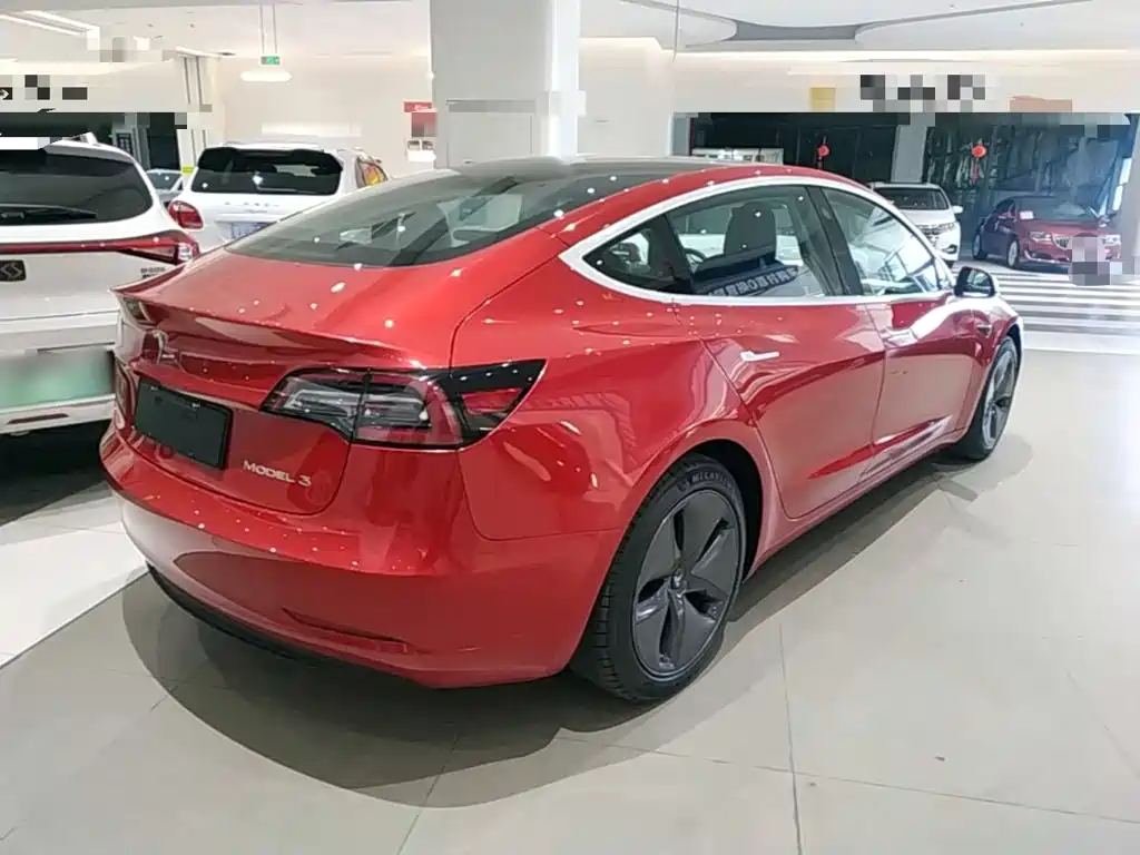 Tesla Model 3 — миниатюра 7