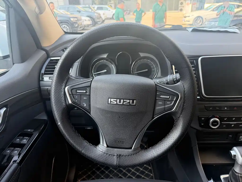 Isuzu MU-X — миниатюра 6