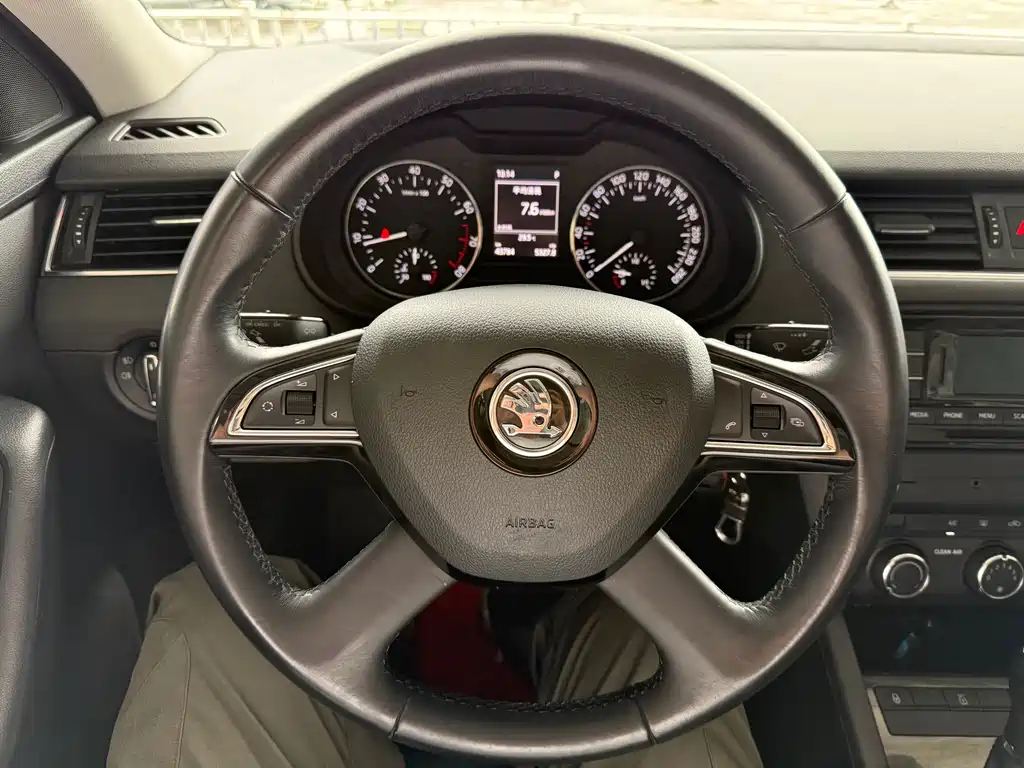 Skoda Octavia — миниатюра 8